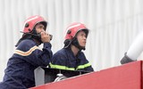 Diễn tập cứu người mắc kẹt trong đám cháy lớn ở Trung tâm thương mại