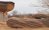 Những tảng đá kỳ lạ nặng hàng trăm tấn giữ thăng bằng qua hàng nghìn năm