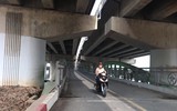 Cầu vòm sắt vượt hồ Linh Đàm 65 tỷ đồng vắng người qua lại