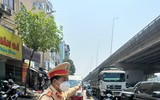 Hà Nội nắng nóng gay gắt, CSGT Thủ đô bám đường xử lý vi phạm