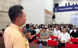 Hơn 2.000 sinh viên Ngoại ngữ được tuyên truyền về Luật Giao thông đường bộ