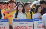 Vẻ đẹp tinh khôi của nữ sinh Hà Nội 'đốn tim' cổ động viên