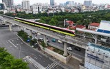 Người dân háo hức trải nghiệm tàu metro Nhổn- Ga Hà Nội ngày đầu vận hành