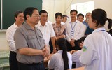 Thủ tướng Phạm Minh Chính trò chuyện với học sinh Phú Thọ trước thềm năm học mới