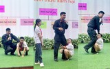 Xem cảnh sát cơ động Hà Nội hướng dẫn học sinh tiểu học phòng vệ khi bị bắt cóc, xâm hại
