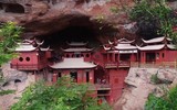 Độc đáo kỳ quan những ngôi chùa cổ 1.500 năm treo bên vách núi đá