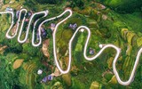 Vượt đèo Mẻ Pia 14 tầng để khám phá “vua đèo” Việt Nam với 20 khúc cua