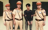 Cận cảnh vụ bắt đối tượng vận chuyển ma túy bằng xe taxi
