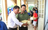 Sẻ chia tình người giữa tâm lũ Lai Châu