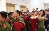 Hàng trăm người dân và đội viên bảo vệ được trang bị kỹ năng xử lý hỏa hoạn