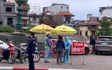 Những chốt chặn hiệu quả chống dịch Covid-19 ở hai đầu cầu Long Biên, Chương Dương