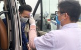 Đường phố đông đúc, Cảnh sát giao thông Hà Nội tất bật trong ngày đầu nới lỏng giãn cách xã hội