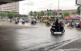Đường phố đông đúc, Cảnh sát giao thông Hà Nội tất bật trong ngày đầu nới lỏng giãn cách xã hội