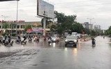 Đường phố đông đúc, Cảnh sát giao thông Hà Nội tất bật trong ngày đầu nới lỏng giãn cách xã hội