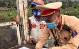 Đường phố đông đúc, Cảnh sát giao thông Hà Nội tất bật trong ngày đầu nới lỏng giãn cách xã hội