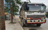 Bị Cảnh sát giao thông kiên quyết xử phạt, lái xe tải giở đủ trò 