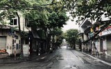 Đường phố Hà Nội ngày thứ 2 thực hiện cách ly toàn xã hội