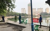 Hình ảnh những chốt trực chống tập trung đông người, phòng dịch bệnh quanh hồ Giảng Võ