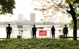 Hình ảnh những chốt trực chống tập trung đông người, phòng dịch bệnh quanh hồ Giảng Võ