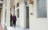 Lặng lẽ hình ảnh bác sỹ Cảnh sát sau cánh cổng trại giam