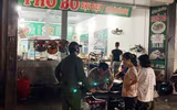 Hà Nội: Cảnh sát khu vực xuyên đêm nhắc nhở hàng quán đóng cửa phòng chống dịch Covid-19