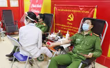 Ngời sắc đỏ chiến sỹ công an hiến máu tình nguyện vì cộng đồng
