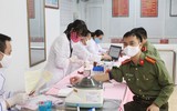 Ngời sắc đỏ chiến sỹ công an hiến máu tình nguyện vì cộng đồng