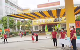 Lực lượng công an bảo vệ ngày đầu học sinh toàn thành phố trở lại trường học