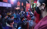 Lo sợ virus Corona, khách hàng không còn chen chúc cửa hàng vàng ngày Thần Tài
