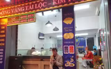 Lo sợ virus Corona, khách hàng không còn chen chúc cửa hàng vàng ngày Thần Tài