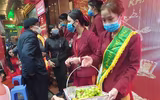 Lo sợ virus Corona, khách hàng không còn chen chúc cửa hàng vàng ngày Thần Tài
