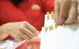 Lo sợ virus Corona, khách hàng không còn chen chúc cửa hàng vàng ngày Thần Tài