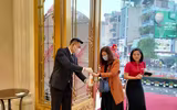 Lo sợ virus Corona, khách hàng không còn chen chúc cửa hàng vàng ngày Thần Tài