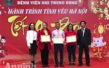 Ấm áp tình người tại Hội chợ 0 đồng Bệnh viện Nhi Trung ương