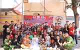 Mang Trung thu đến với trẻ mồ côi nương cửa Phật
