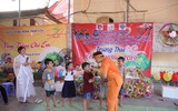 Mang Trung thu đến với trẻ mồ côi nương cửa Phật