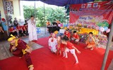 Mang Trung thu đến với trẻ mồ côi nương cửa Phật