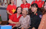 Mang Trung thu đến với trẻ mồ côi nương cửa Phật