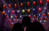Chùm ảnh người dân các nước đón Tết Nguyên đán 2018
