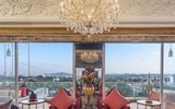 [ẢNH] Cận cảnh bên trong khách sạn St Regis, nơi lưu trú của ông Kim Jong-un