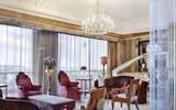 [ẢNH] Cận cảnh bên trong khách sạn St Regis, nơi lưu trú của ông Kim Jong-un