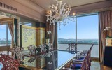 [ẢNH] Cận cảnh bên trong khách sạn St Regis, nơi lưu trú của ông Kim Jong-un