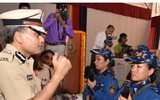 [Ảnh] Cận cảnh kỹ năng điêu luyện của đội đặc nhiệm SWAT toàn nữ đầu tiên của Ấn Độ