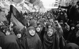 [Ảnh] Nhìn lại vụ sinh viên Iran chiếm Đại sứ quán Mỹ ở Tehran năm 1979