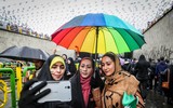 [Ảnh] Hàng trăm nghìn người dân Iran tuần hành kỷ niệm 40 năm cách mạng Hồi giáo