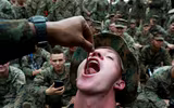 [Ảnh] Hãi hùng nhìn lính Mỹ ăn bọ cạp, uống máu rắn trong tập trận Hổ mang Vàng