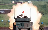 [Ảnh] Xe tăng, pháo binh Nhật Bản rầm rộ khai hỏa dưới chân núi Phú Sĩ
