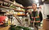 Không gian độc đáo của quán cà phê làm từ đồ tái chế