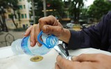 Thích thú với trụ nước sạch uống liền miễn phí ở Hà Nội