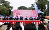 Rực rỡ lễ hội hoa anh đào
